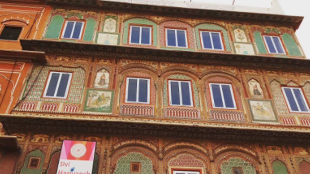 Hawa Mahal Road, Jaipur -10 Prominent Frescoes Of India For A Historical Tour